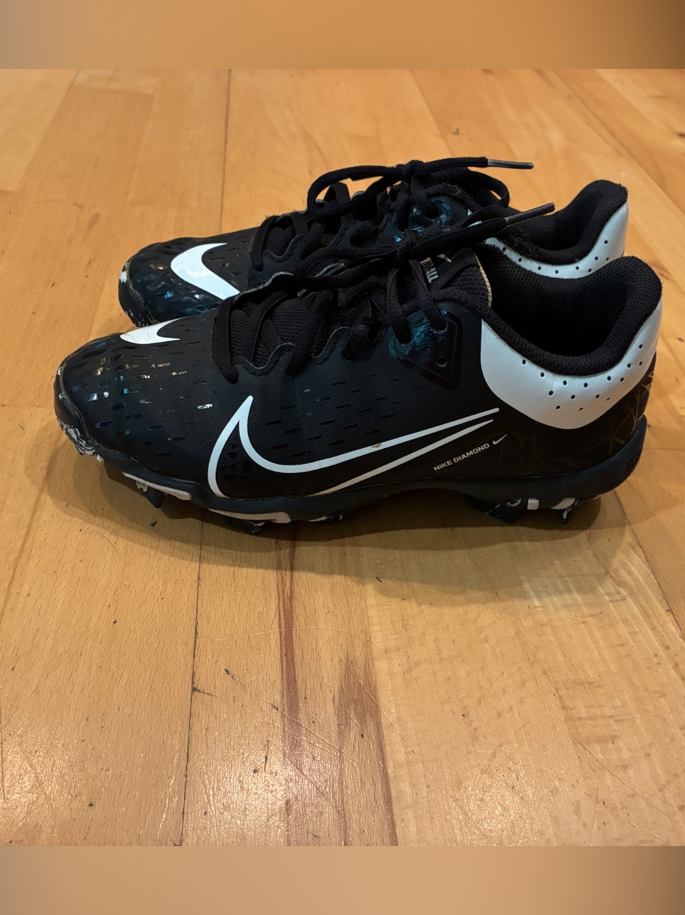 Nike Kids Black and White Softball Cleats